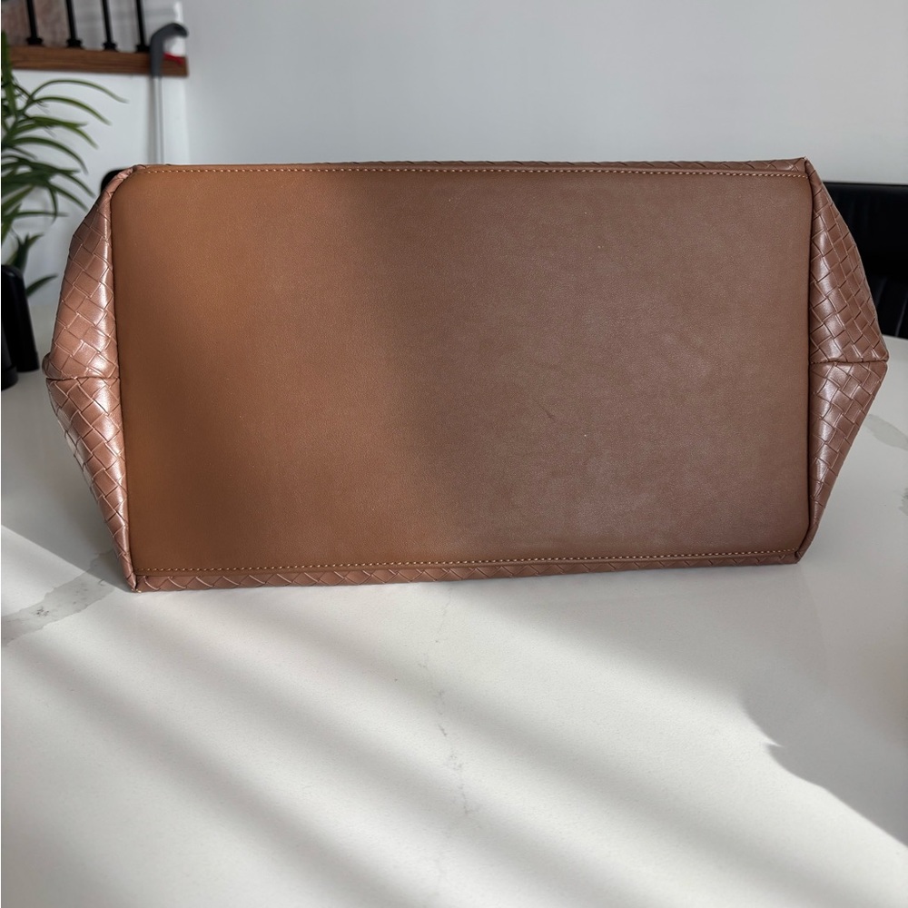 Woven Leather Tote Bag in Brown - Picture 4 of 5